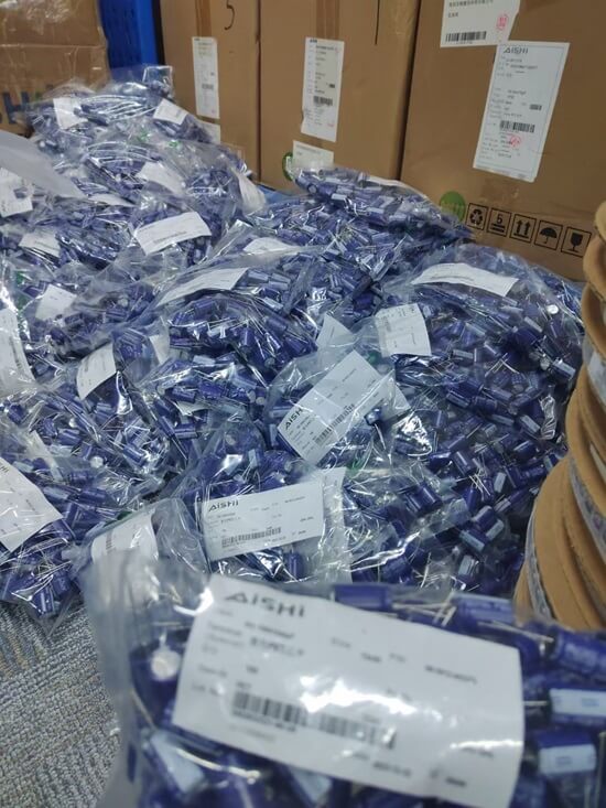 艾华电解电容的产品特性及产品类型